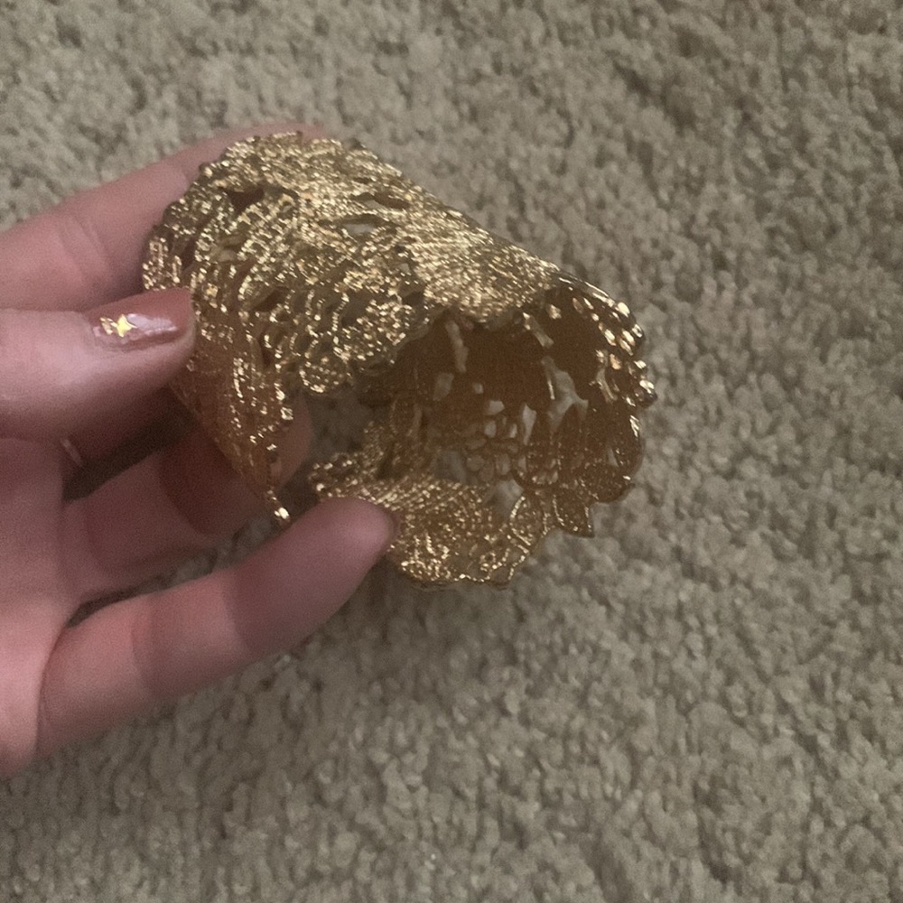 Gold colored cuff - Picture 3 of 6